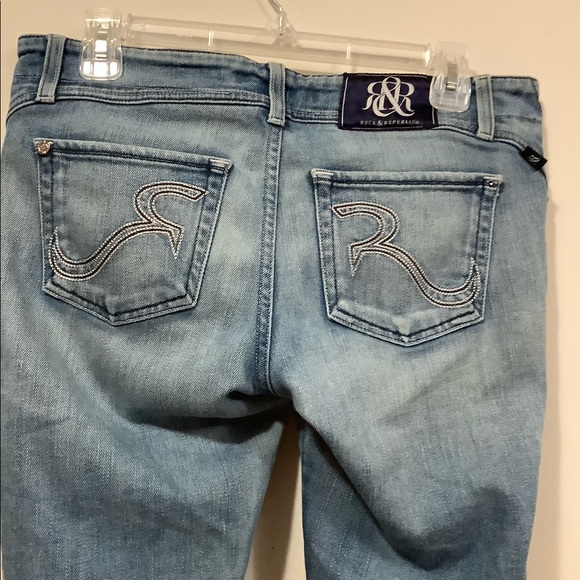 Women’s Rock and Republic Jeans. Waist 32 inches. Inseam 29 inches. - Picture 6 of 12